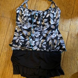 SALE Very cute/ flattering tankini top with skirt